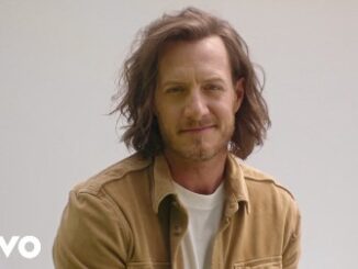 5 Foot 9 Lyrics - Tyler Hubbard