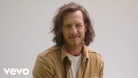 5 Foot 9 Lyrics - Tyler Hubbard